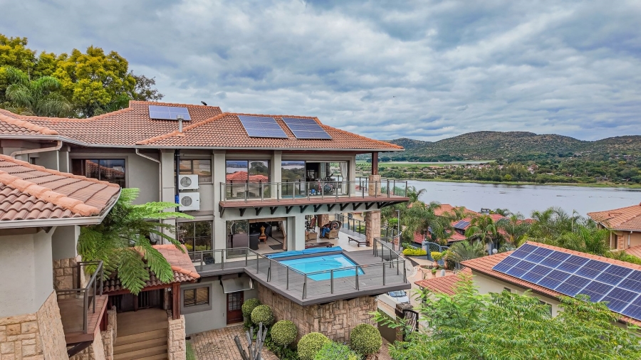 5 Bedroom Property for Sale in Birdwood Estate North West